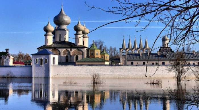 Медицинские справки в Тихвине